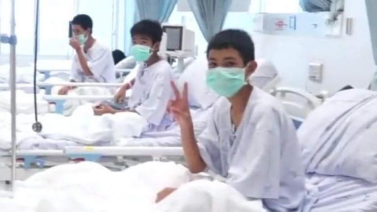 Ταϊλάνδη: Οι πρώτες φωτό από το νοσοκομείο και πλάνα από τη διάσωση των παιδιών