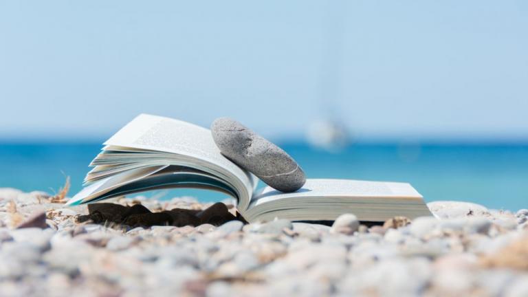 Δέκα ελληνικά μυθιστορήματα για το καλοκαίρι 