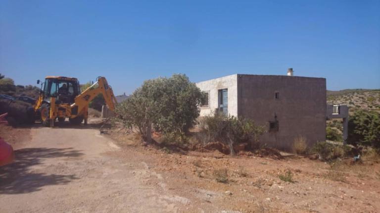 Σε δασική έκταση στο Σούνιο η πρώτη κατεδάφιση αυθαιρέτου