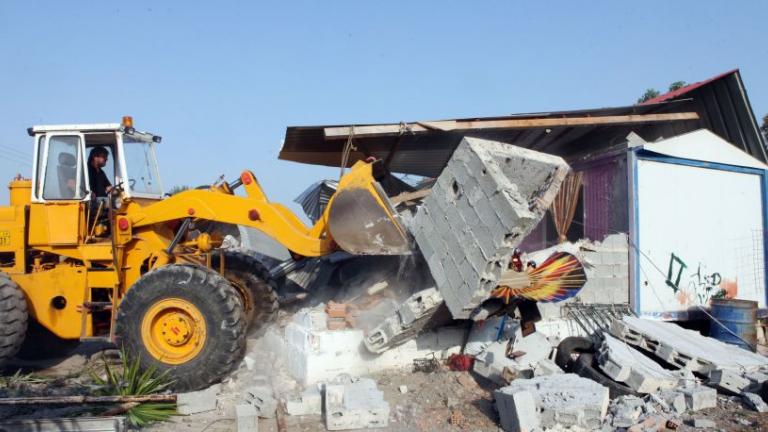 Κατατέθηκε η τροπολογία στη Βουλή από τους συναρμόδιους υπουργούς για εξπρές κατεδαφίσεις αυθαιρέτων-Αρχίζουν από Δευτέρα