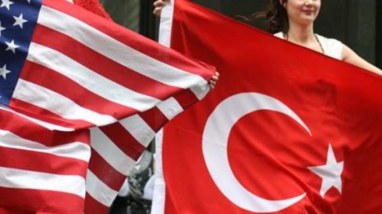 Άκαρπες μέχρι στιγμής οι προσπάθειες των Τούρκων να ρίξουν τους τόνους με τις ΗΠΑ