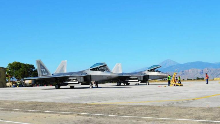 Αμερικανικά F-22 Raptor στην 110 πτέρυγα Μάχης στη Λάρισα 