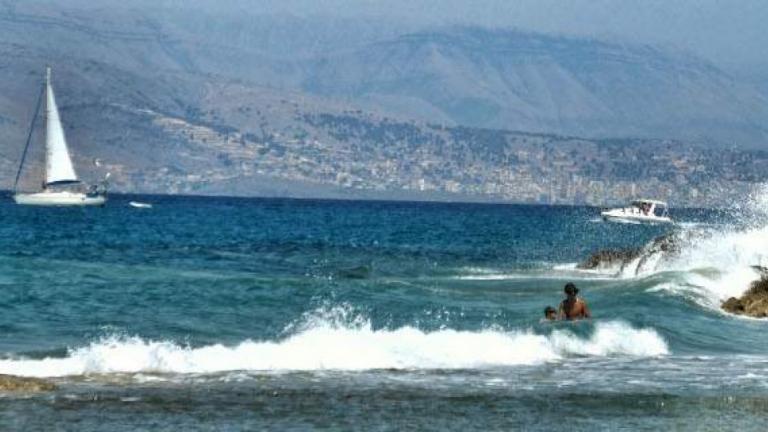 ΚΑΙΡΟΣ 20/8/2018: Αίθριος καιρός με μελτέμια - Πού θα βρέξει;