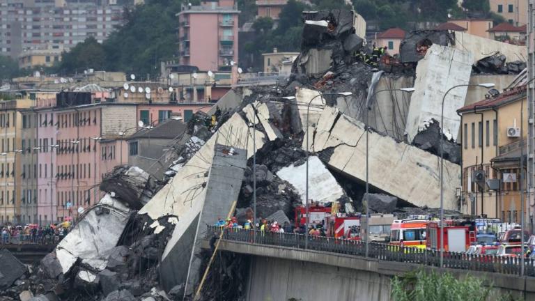 Ιταλία: Οδογέφυρα κατέρρευσε στη Γένοβα στη διάρκεια σφοδρής βροχόπτωσης, τουλάχιστον 22 νεκροί 