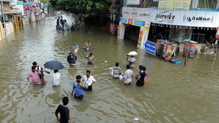 Ινδία: Ο απολογισμός από τις πλημμύρες  ανήλθε στους 324 νεκρούς
