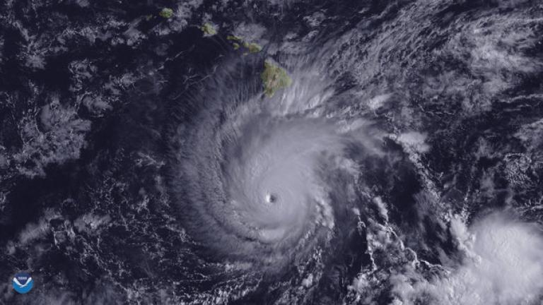 Βουλιάζει η Χαβάη από τον τυφώνα Lane (ΒΙΝΤΕΟ)