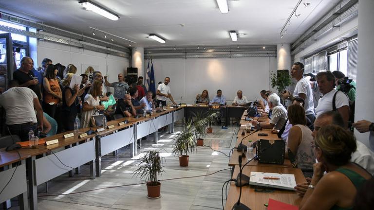 Δείτε Live το Δημοτικό συμβούλιο Μαραθώνα: Μύδροι κατά του Ηλία Ψινάκη που απουσιάζει (ΦΩΤΟ-ΒΙΝΤΕΟ)