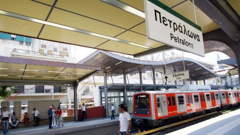 Νεκρός ανασύρθηκε άνδρας που έπεσε στις γραμμές του ΗΣΑΠ στα Πετράλωνα 