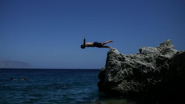 Καιρός (04/09): Ζέστη σε όλη τη χώρα 