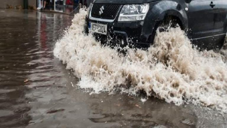 Κακοκαιρία: Διακοπή της κυκλοφορίας στην παλαιά εθνική οδό Ελευσίνας – Θήβας