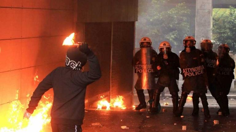 Θεσσαλονίκη: Ρίψη μολότοφ τη νύχτα από κουκουλοφόρους σε αστυνομικούς