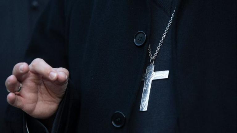 Γερμανία: Χιλιάδες παιδιά κακοποιήθηκαν σεξουαλικά από καθολικούς ιερείς	