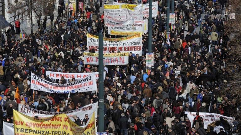 Η συνδικαλιστική ελευθερία συνθλίβεται καταστατικά...