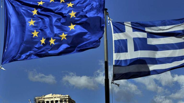 WSJ: Τέλος τα προγράμματα διάσωσης. Η Ελλάδα επιστρέφει σε θυελλώδεις αγορές