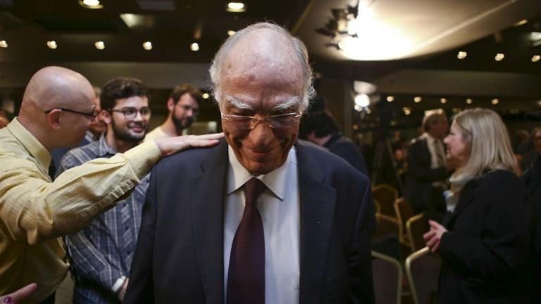 Υπό διάλυση η ΚΟ της Ένωσης Κεντρώων - Σχέδιο αποστασίας, με υποκινητή τον Μητσοτάκη, καταγγέλλει ο Β. Λεβέντης