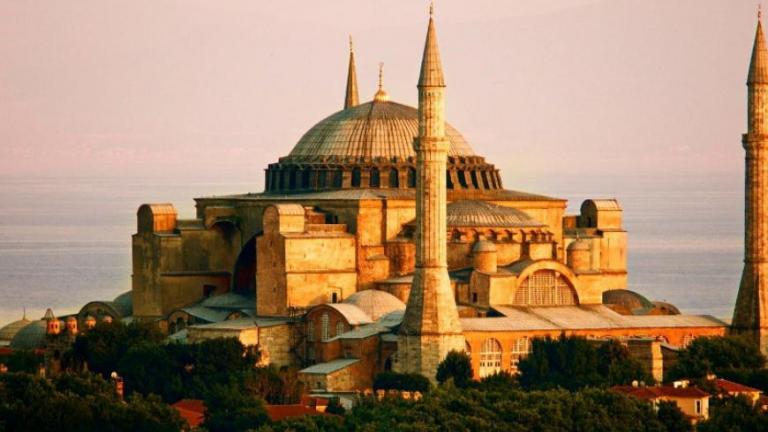 Σήμερα αποφασίζει η Τουρκία αν η Αγιά Σοφία θα γίνει τζαμί για προσευχή ή θα μείνει μνημείο - Ανησυχία από τη μέχρι τώρα στάση του Ερντογάν