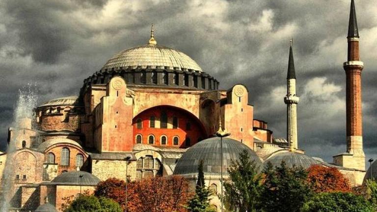 Απόφαση για το αν θα ανοίξει η Αγιά Σοφία σε μουσουλμανική προσευχή, θα λάβει την Πέμπτη το Συνταγματικό Δικαστήριο της Τουρκίας 