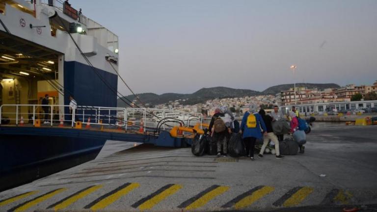 Άρχισε η επιχείρηση αποσυμφόρησης της Μόριας - Μεταφέρονται στη Βόλβη οι πρώτοι  1.000