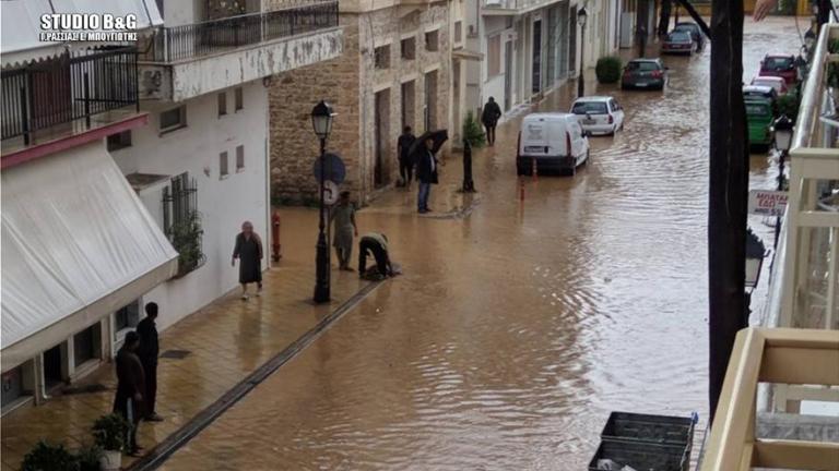 Κυκλώνας Ζορμπάς: Ο ποταμός Ξεριάς ξεχύθηκε στο Άργος-Πλημμύρες και εγκλωβισμένοι