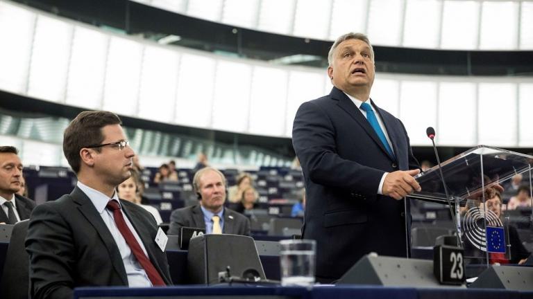 Το Ευρωκοινοβούλιο ενέκρινε την ενεργοποίηση της διαδικασίας επιβολής κυρώσεων κατά της Ουγγαρίας