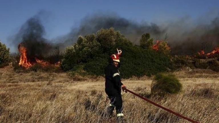 Κεφαλονιά: Τέσσερα ενεργά πύρινα μέτωπα στο νησί - Δεν μπορούν να πάνε στο νησί ενισχύσεις