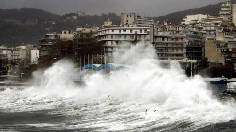 Συνεχίζεται κανονικά η κακοκαιρία Ξενοφών που έχει ήδη προκαλέσει μεγάλα προβλήματα-Φόβος και τρόμος για τον Μεσογειακό Κυκλώνα-Τι προβλέπει ο Σάκης Αρναούτογλου