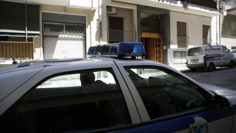 Με τρόμο μια ολόκληρη γειτονιά στον Πειραιά, παρακολουθεί για τα όσα έγιναν το μεσημέρι της Πέμπτης σε διαμέρισμα στην Καλλίπολη
