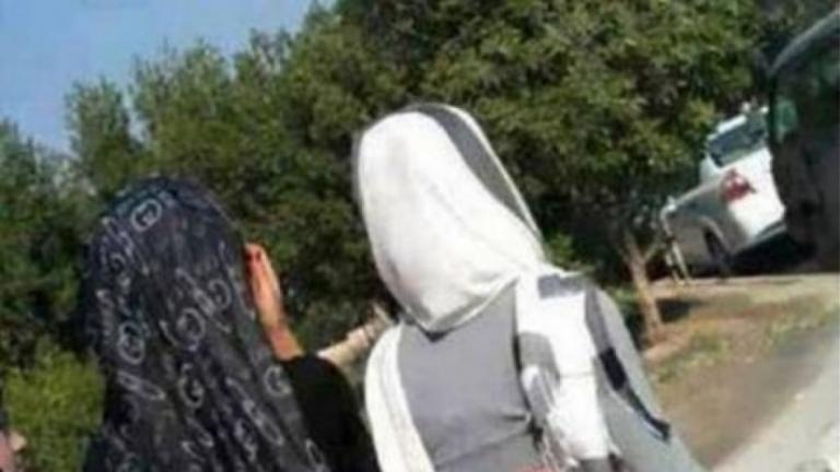 Λέσβος: «Ομάδα περιφρούρησης» επιτέθηκε σε 9χρονη που φορούσε μαντήλα και την  πέρασαν για προσφυγοπούλα!
