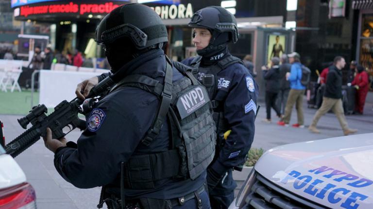  Τρία βρέφη και δύο ενήλικες τραυματίστηκαν από την επίθεση με μαχαίρι σε έναν ιδιωτικό βρεφονηπιακό σταθμό στην Νέα Υόρκη