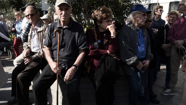 Στις Βρυξέλλες «μαγειρεύουν» ελληνικές συντάξεις – Τα 3 σενάρια