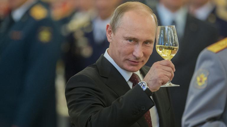 Ιδιαίτερα δώρα και ευχές που έχει δεχτεί ο Πούτιν στα γενέθλιά του (ΒΙΝΤΕΟ-ΦΩΤΟ)