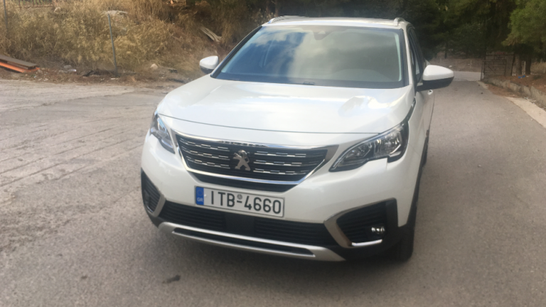 Το Peugeot 5008 είναι ένα SUV που έφερε  νέα δεδομένα στην κατηγορία του