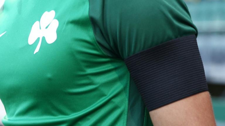 ΠΑΕ είναι σε επαφές με αθλητικές εταιρείες ένδυσης, τόσο με κολοσσούς που κυριαρχούν χρόνια στο συγκεκριμένο πεδίο, όσο και με ανερχόμενες φίρμες που θέλουν να μπουν πιο δυναμικά στην αγορά.   Οι άνθρωποι του «τριφυλλιού» θέλουν να αξιοποιήσουν το όνομα του συλλόγου και τη δυναμική που έχει το τρέχον πρότζεκτ της ομάδας επιτυγχάνοντας την καλύτερη δυνατή συμφωνία.