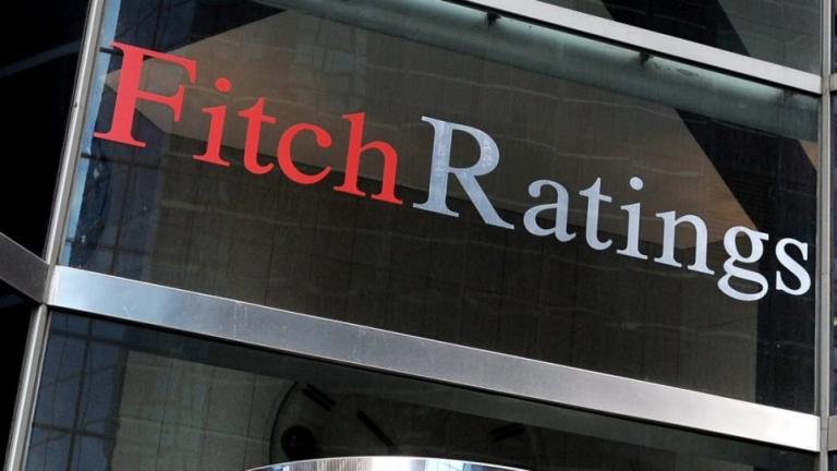 Fitch: Στην Ελλάδα και όχι μόνο, τα δημόσια οικονομικά είναι πιο ευάλωτα σε μια μεγάλη ύφεση