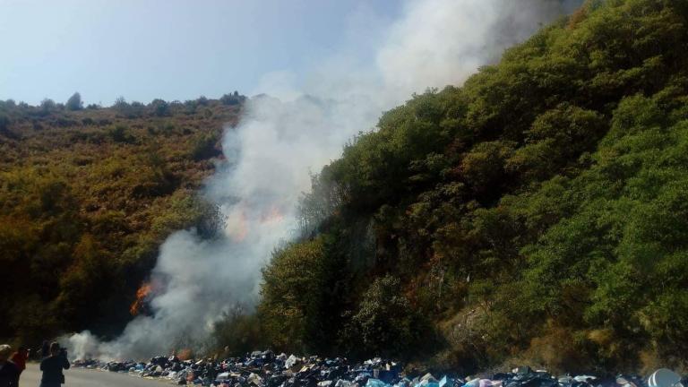 Κέρκυρα: Σε εξέλιξη η φωτιά στην Κουλούρα