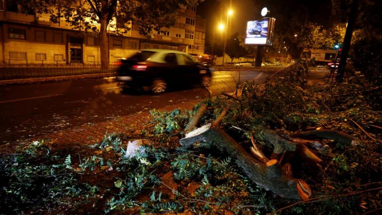 Πορτογαλία: Πάνω από 300.000 νοικοκυριά χωρίς ηλεκτρικό ρεύμα