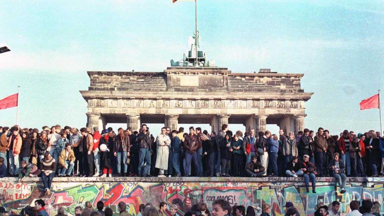 Σαν σήμερα το 1990 ενώθηκαν οι δύο Γερμανίες