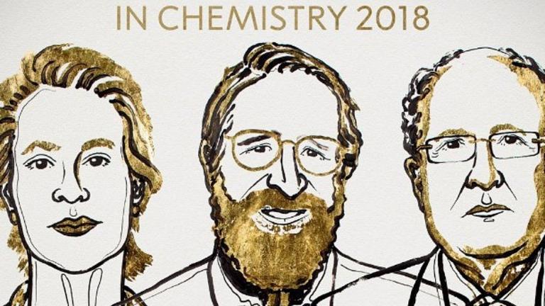  Με το Νόμπελ Χημείας 2018 τιμήθηκαν οι Αμερικανοί Φράνσις Χ. Άρνολντ και Τζορτζ Π. Σμιθ και ο Βρετανός Γκρέγκορι Π. Ουίντερ 