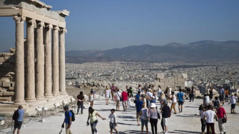 ΥΠΟΙΚ: Δεν πωλούνται παραλίες, ναύσταθμοι και αρχαιολογικοί χώροι στο Υπερταμείο 