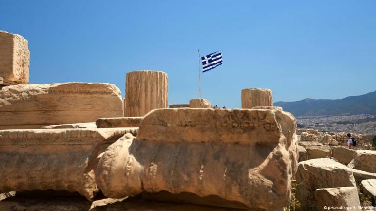 Το 89% των Ελλήνων θεωρεί ανώτερο τον ελληνικό πολιτισμό