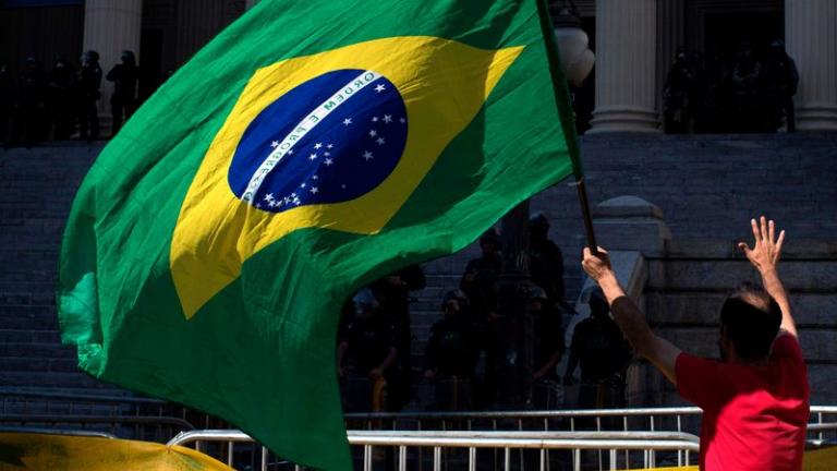 Βραζιλία-Προεδρικές εκλογές: Ο ακροδεξιός Μπολσονάρου αύξησε κι άλλο το προβάδισμά του, όμως δεν αναμένεται να επικρατήσει στον πρώτο γύρο 