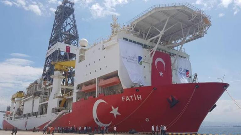 Η Τουρκία ανεβάζει τους τόνους μέσω πρωτοσέλιδων με τον Πορθητή, θυμίζοντας εποχές Ιμίων