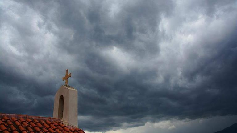  συννεφιά και τοπικές βροχές