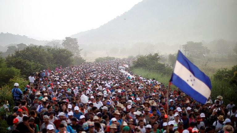 Μεξικό: Δεύτερο καραβάνι με 2.000 μετανάστες βρίσκεται στο νότιο τμήμα της χώρας και κατευθύνεται στις ΗΠΑ 
