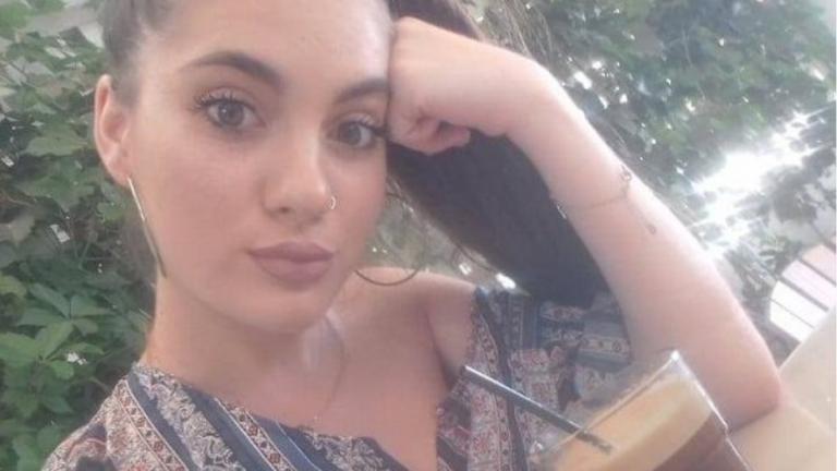 Σοκ με τον θάνατο της  22χρονης Αλέκας Τσιλιγιάννη, της άτυχης κοπέλας, που έπαθε καρδιακή προσβολή σε ασανσέρ και κατέληξε