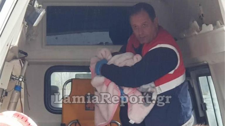 Σοκαριστικό τροχαίο στην Λαμία με μία μητέρα κι ένα νεογέννητο που μόλις είχαν βγει από το μαιευτήριο (ΦΩΤΟ-ΒΙΝΤΕΟ)