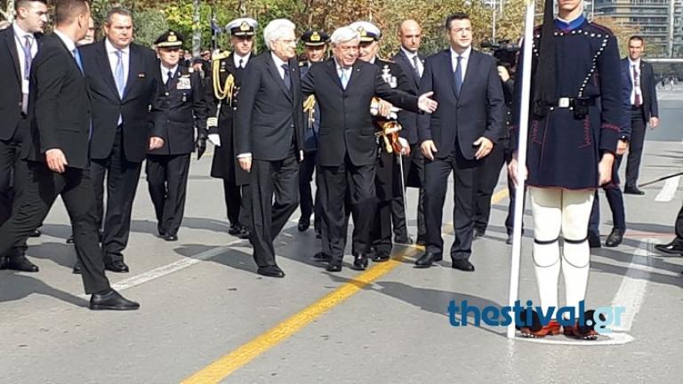 Στρατιωτική παρέλαση  ενώπιον του Προέδρου της Δημοκρατίας Προκόπη Παυλόπουλου και του Προέδρου της Ιταλικής Δημοκρατίας