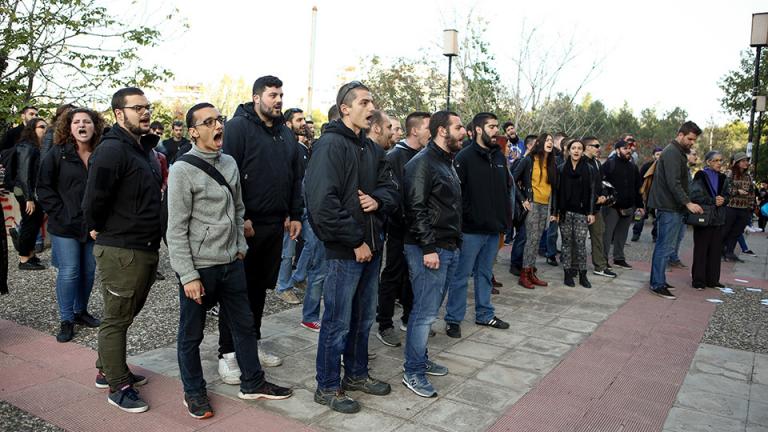 Επανεκατέλαβε ο Ρουβίκωνας το χώρο στη Φιλοσοφκή - Δυναμικό «ΟΧΙ» από την πανεπιστημιακή κοινότηταΕπανεκατέλαβε ο Ρουβίκωνας το χώρο στη Φιλοσοφκή - Δυναμικό «ΟΧΙ» από την πανεπιστημιακή κοινότηταΕπανεκατέλαβε ο Ρουβίκωνας το χώρο στη Φιλοσοφκή - Δυναμικό