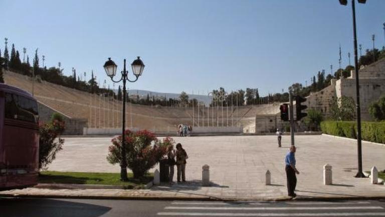 Κλειστή η Βασ. Κων/νου στο Παναθηναϊκό Στάδιο από λάδια στο δρόμο	