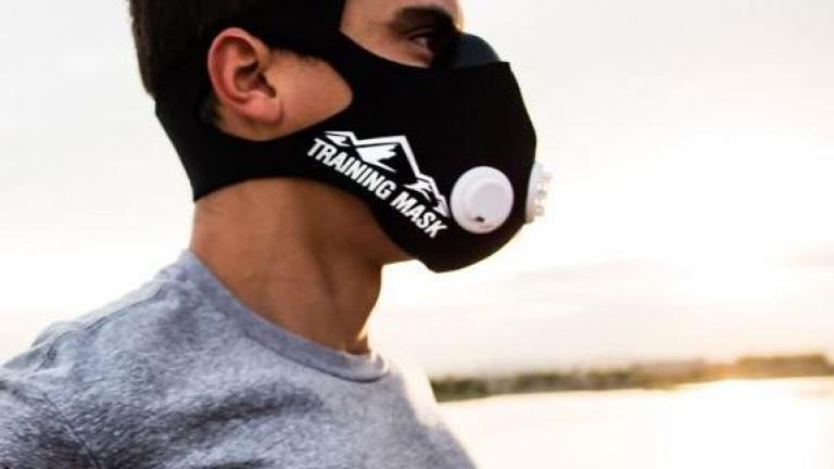 Εσύ ξέρεις γιατί κάποιοι φορούν αυτή τη μάσκα όταν προπονούνται;